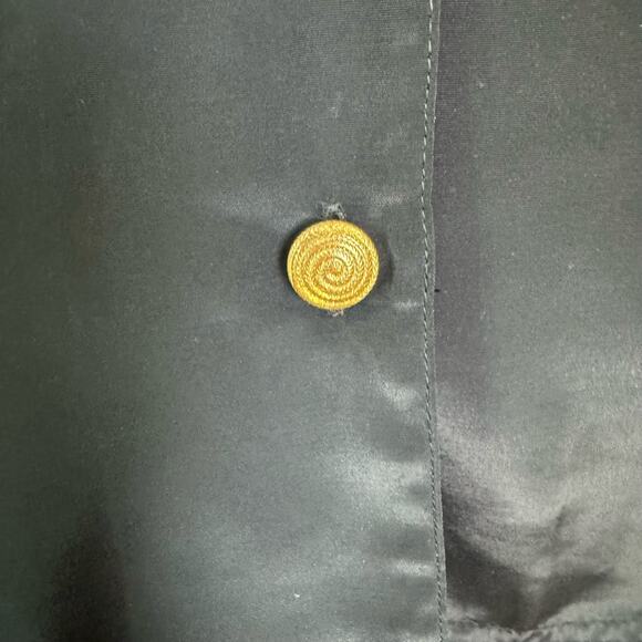 Fashion Attitudes VINTAGE‎ black Silky Short Sleeve blouse gold metal Buttons - Picture 4 of 7